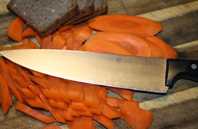Dobrý nůž do kuchyně